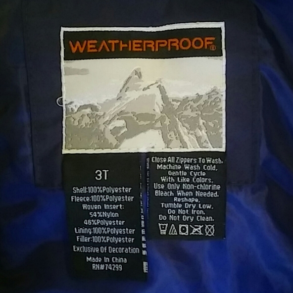Weatherproof snowsuit - Picture 2 of 5